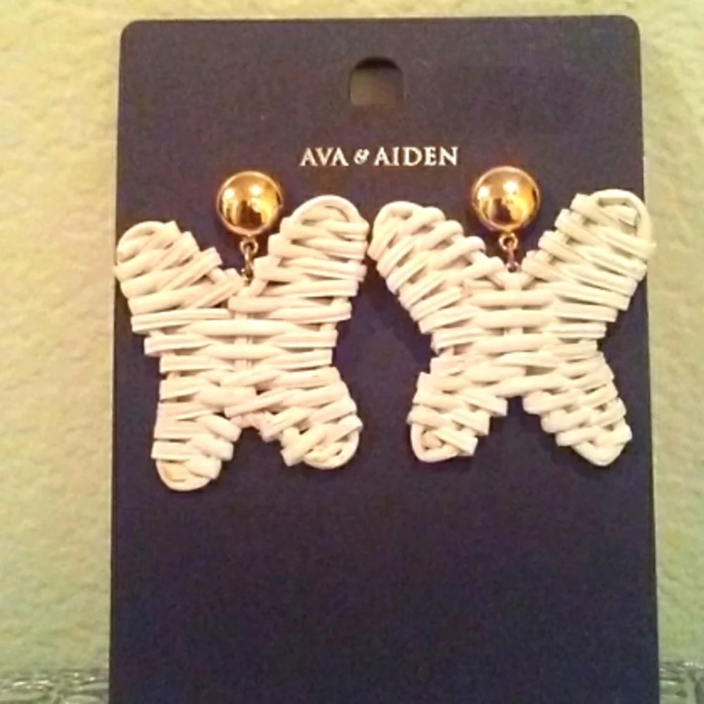 Ava & Aiden Butterfly Earrings - Picture 1 of 4